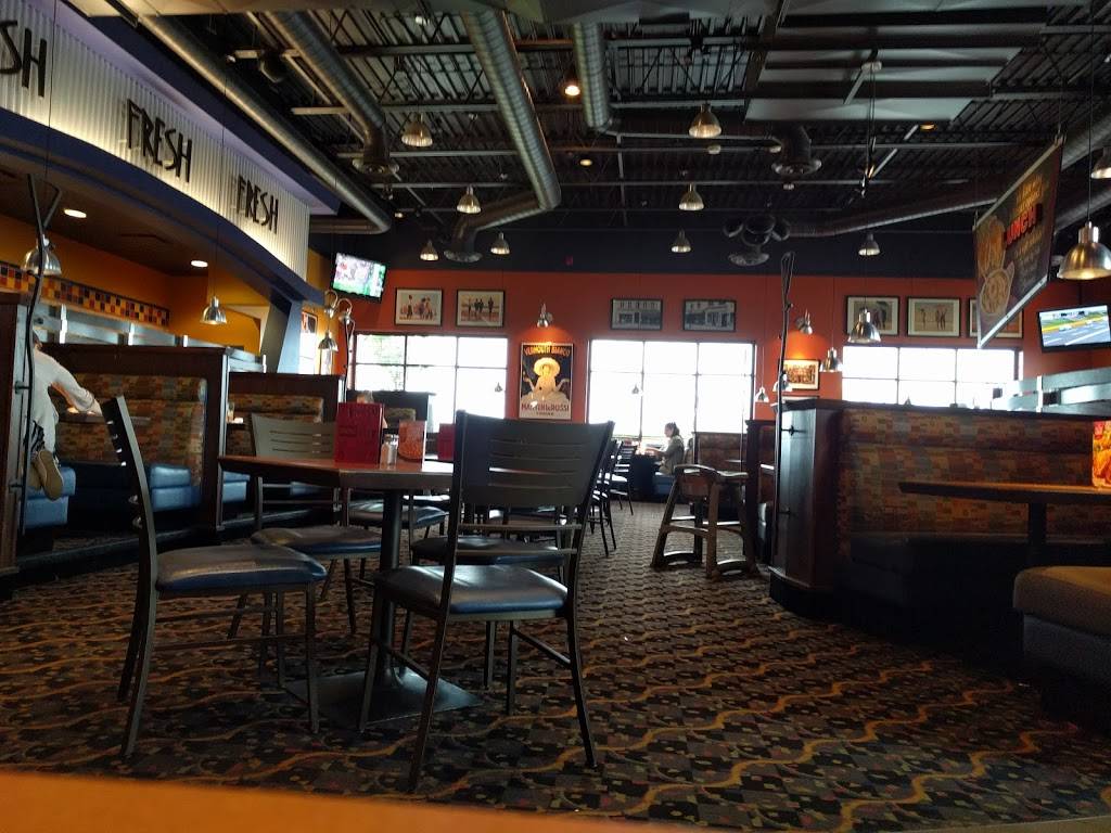 Boston Pizza | restaurant | 4 Horseshoe Crescent, Waterdown, ON L0R 2H2, Canada | 9056901500 OR +1 905-690-1500