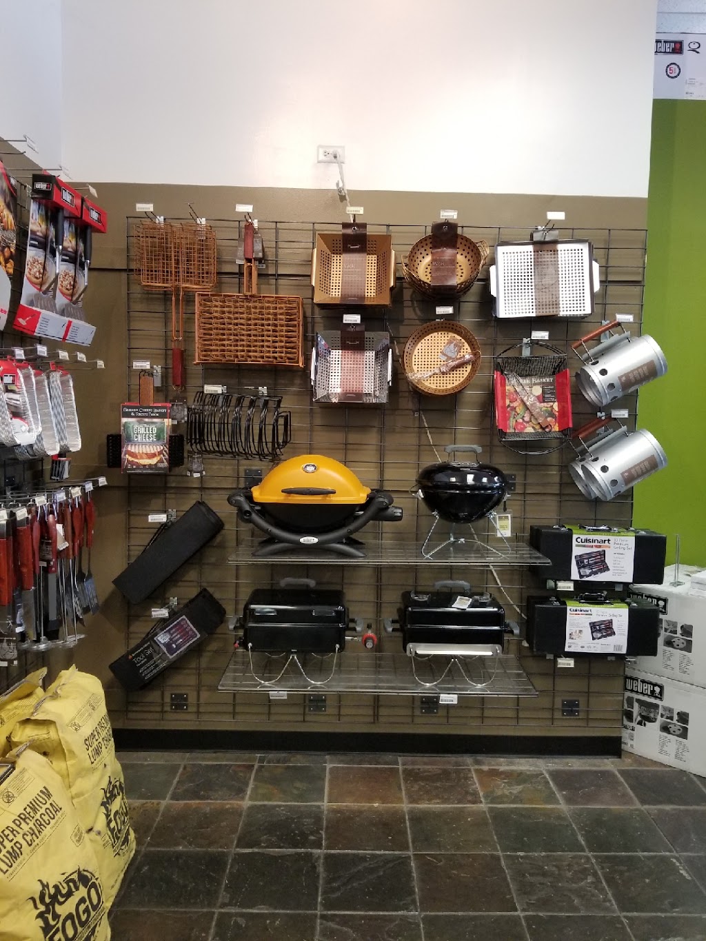 Barbeques Galore | restaurant | 5824 SW Loop 820, Fort Worth, TX 76132, USA | 8175699960 OR +1 817-569-9960