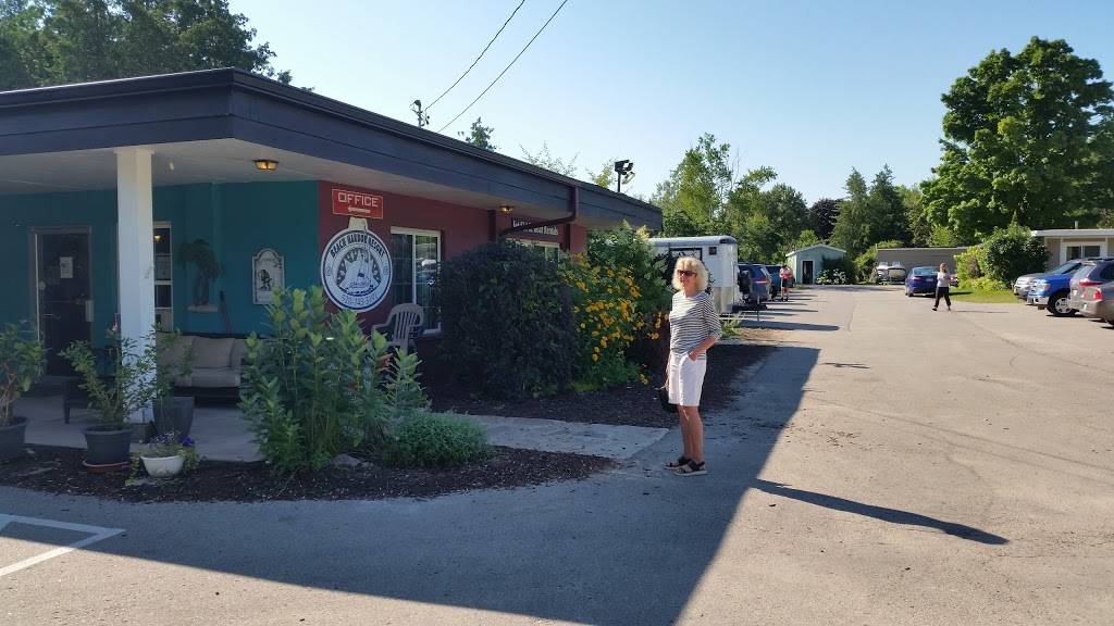 Waterfront Marys | restaurant | 3662 N Duluth Ave, Sturgeon Bay, WI 54235, USA | 9207433690 OR +1 920-743-3690