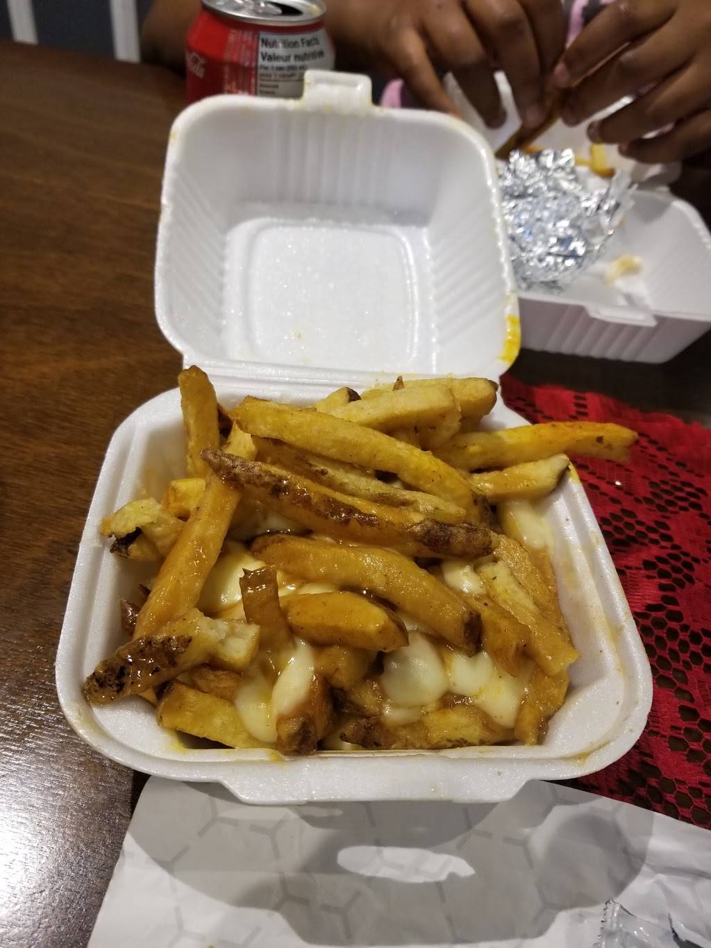 Lakeview Burger & Diner | restaurant | 1076 Cedar St, Oshawa, ON L1J 3R9, Canada | 9057281234 OR +1 905-728-1234