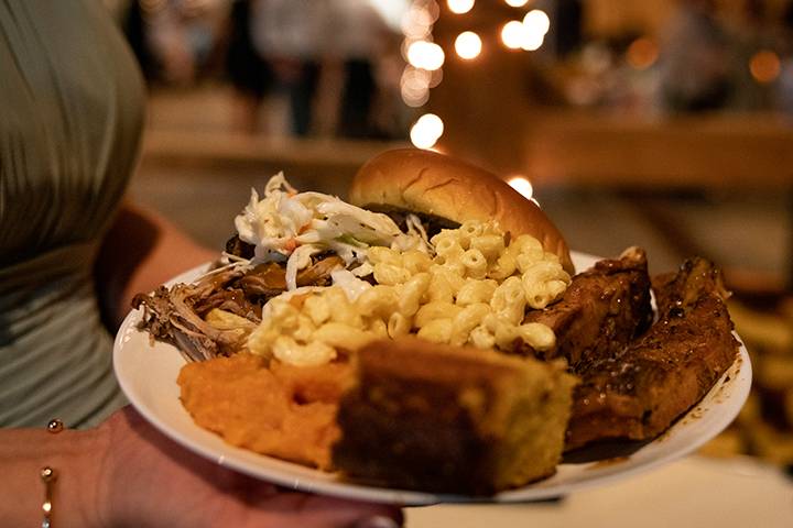 Mosleys Barbecue and Pizza | meal delivery | 125 E Zeller St, North Liberty, IA 52317, USA | 3196264227 OR +1 319-626-4227