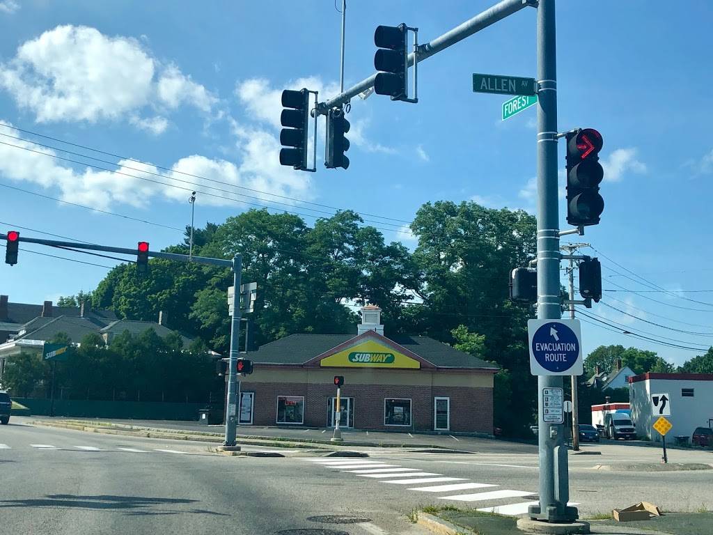 Subway | restaurant | 6 Allen Ave, Portland, ME 04103, USA | 2077970172 OR +1 207-797-0172