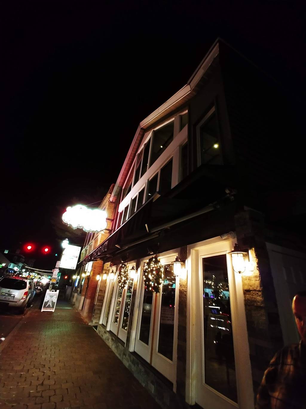 Cassarinos Restaurant | restaurant | 177 Atwells Ave, Providence, RI 02903, USA | 4016484900 OR +1 401-648-4900