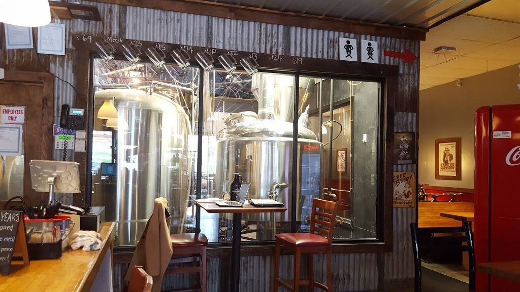 Barnstormer Brewing & Distilling Co. Brewpub Restaurant | restaurant | 384 Yonge St #3, Barrie, ON L4N 4C8, Canada | 7054811701 OR +1 705-481-1701