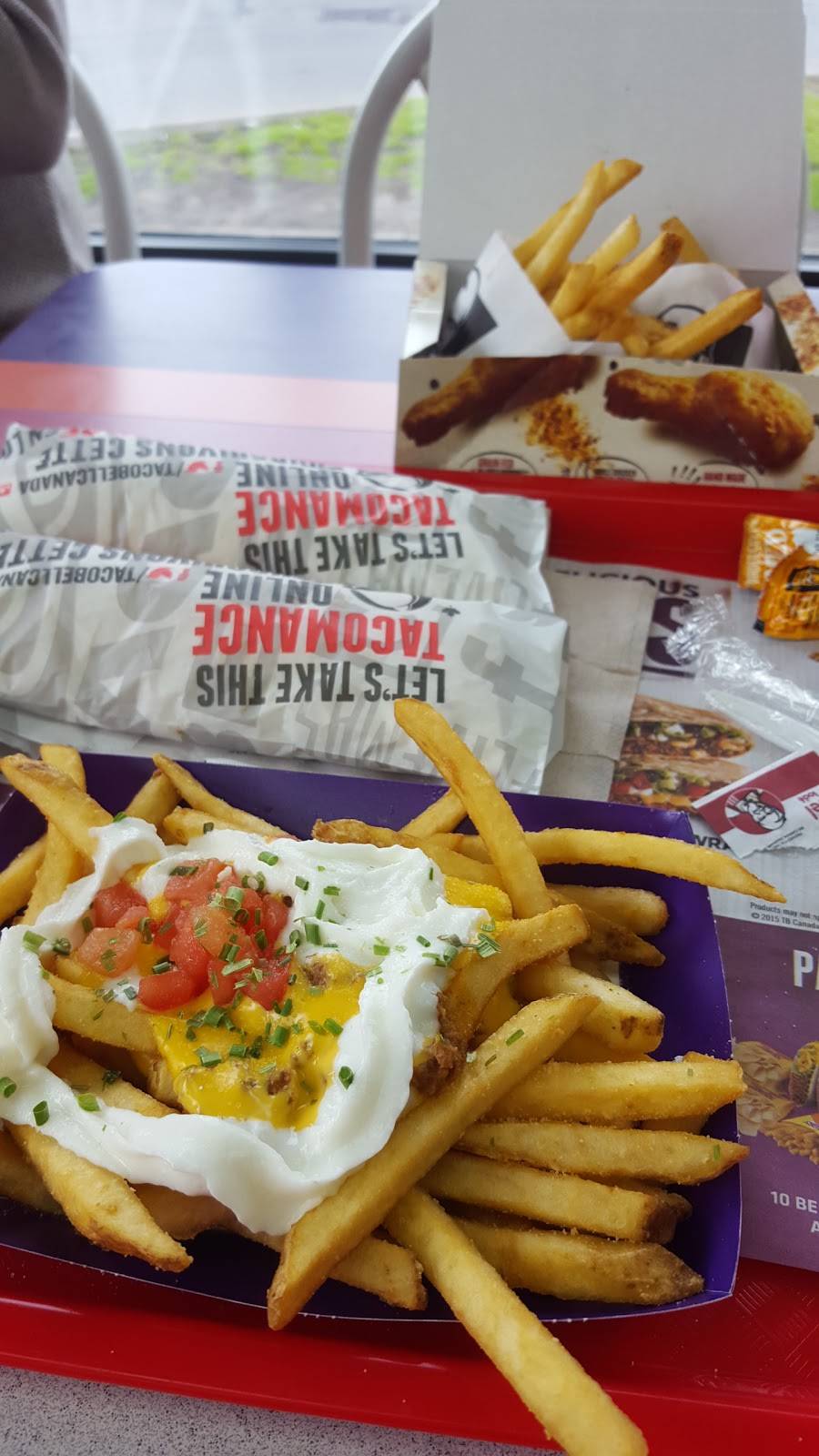 Taco Bell | meal takeaway | 16599 Yonge St, Newmarket, ON L3X 2G8, Canada | 9058980673 OR +1 905-898-0673