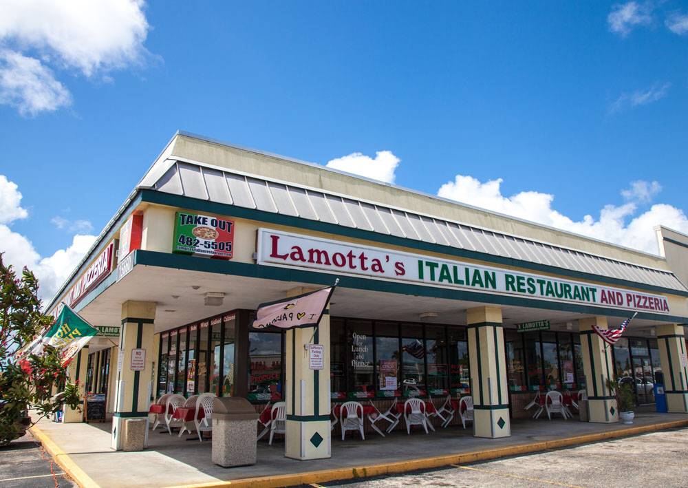 LaMottas Italian Restaurant & Pizzeria | meal takeaway | 15660 San Carlos Blvd #225, Fort Myers, FL 33908, USA | 2394825505 OR +1 239-482-5505