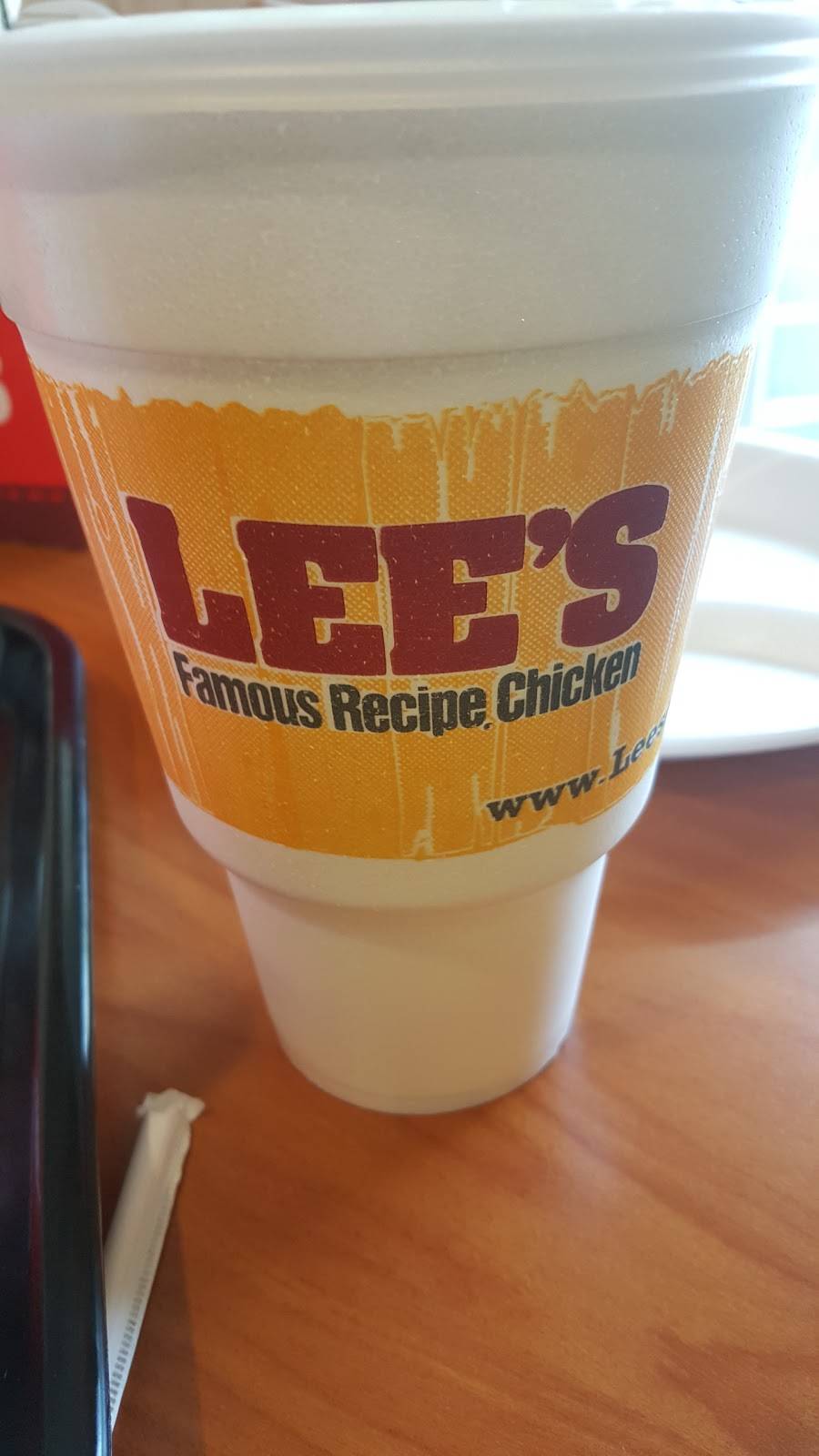 Lees Famous Recipe Chicken | restaurant | 2925 Brownsboro Rd, Louisville, KY 40206, USA | 5028964694 OR +1 502-896-4694