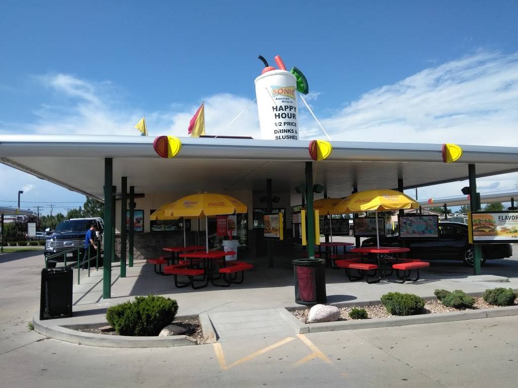 Sonic Drive-In | restaurant | 809 1st St, Fort Lupton, CO 80621, USA | 3038574376 OR +1 303-857-4376
