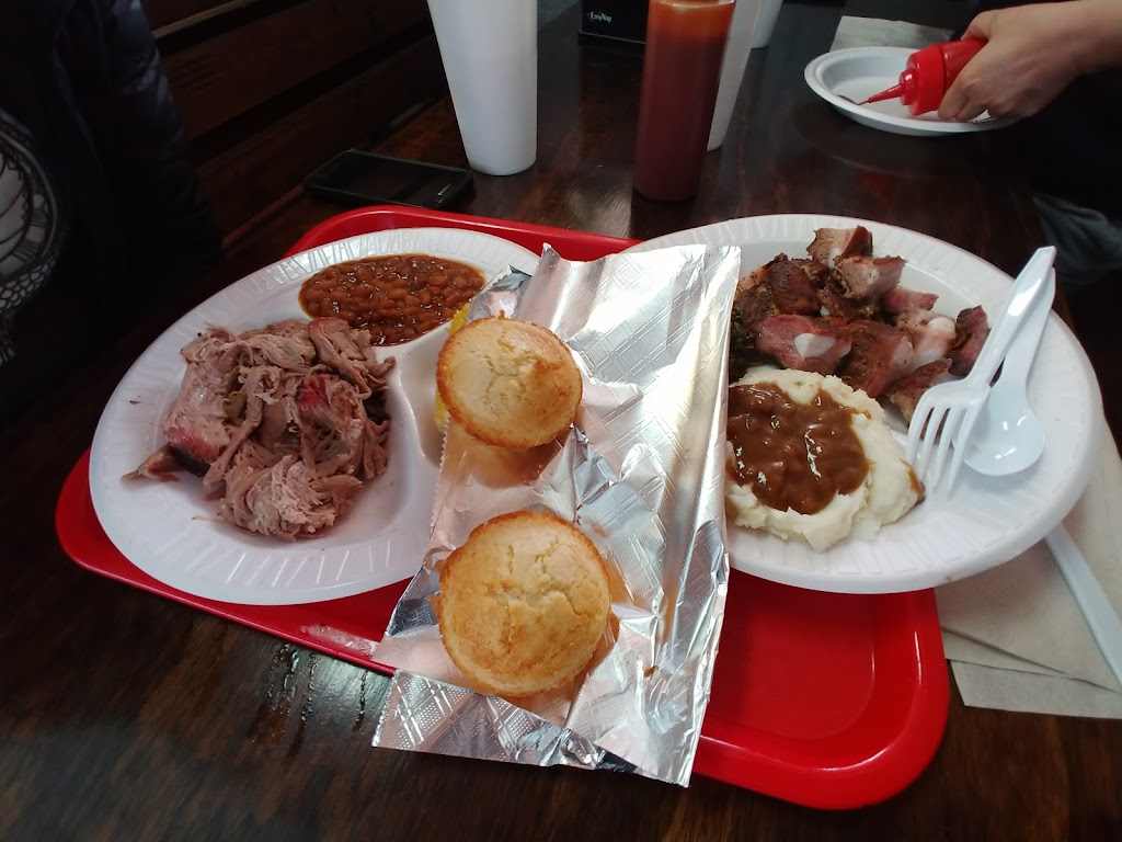 Howells BBQ | restaurant | 2011 Junction City Rd, El Dorado, AR 71730, USA | 8708649800 OR +1 870-864-9800