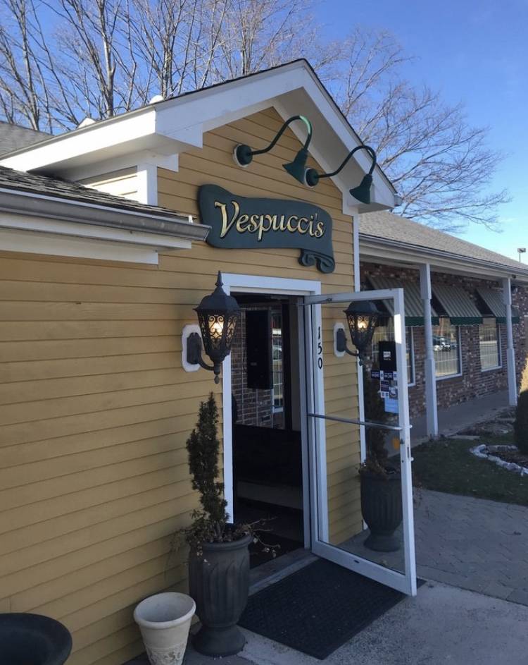 Vespuccis Restaurant | restaurant | 150 Main St, Cheshire, CT 06410, USA | 2032719143 OR +1 203-271-9143