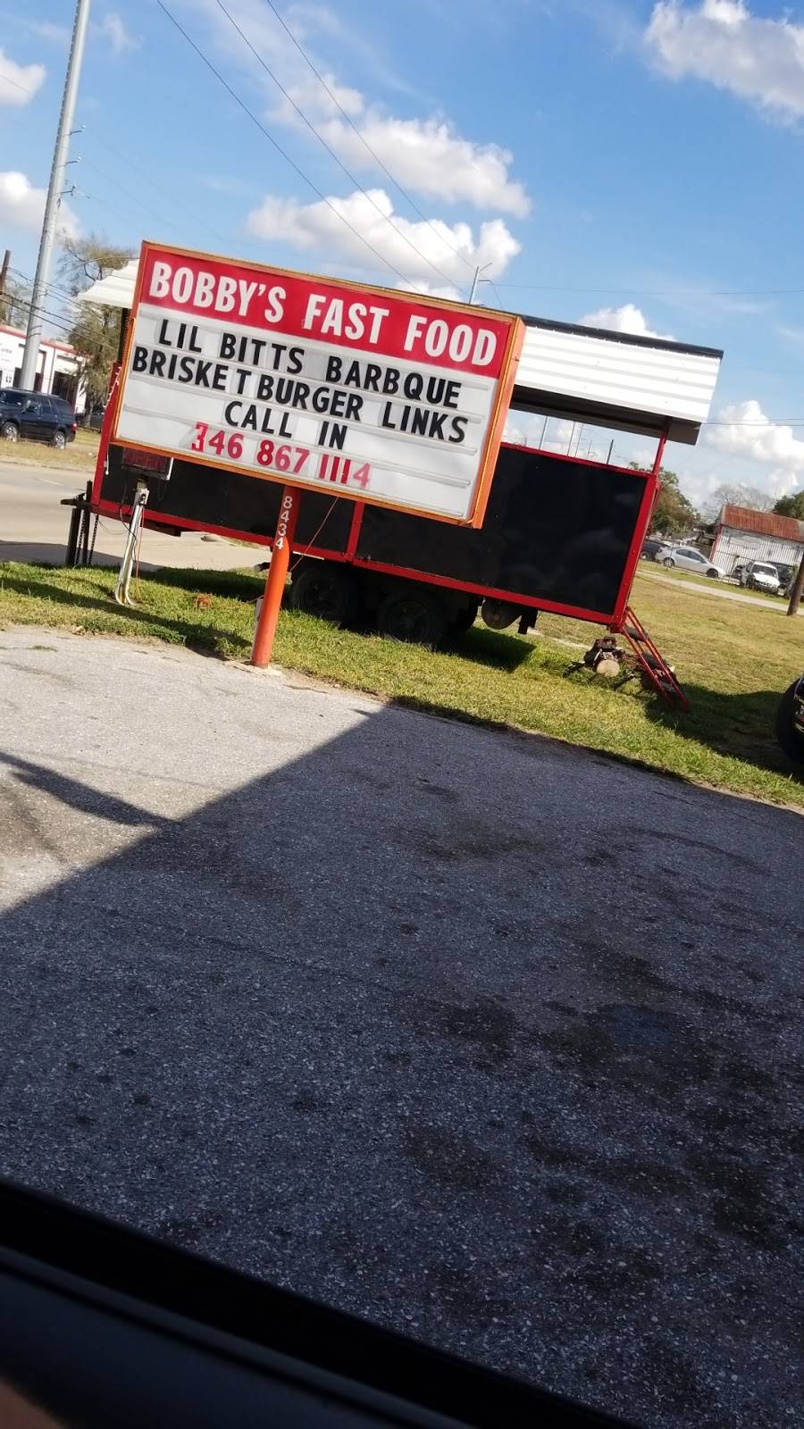 Bobbys Fast Food | restaurant | 8434 Tidwell Rd, Houston, TX 77028, USA | 3468671114 OR +1 346-867-1114