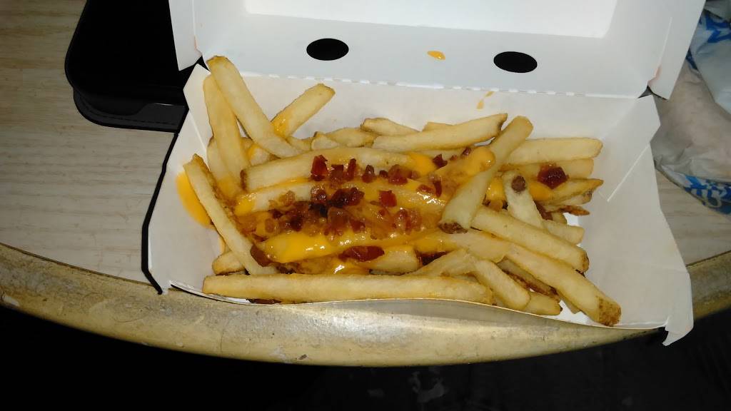 Hardees | restaurant | 1029 N Battlefield Blvd, Chesapeake, VA 23320, USA | 7575478230 OR +1 757-547-8230