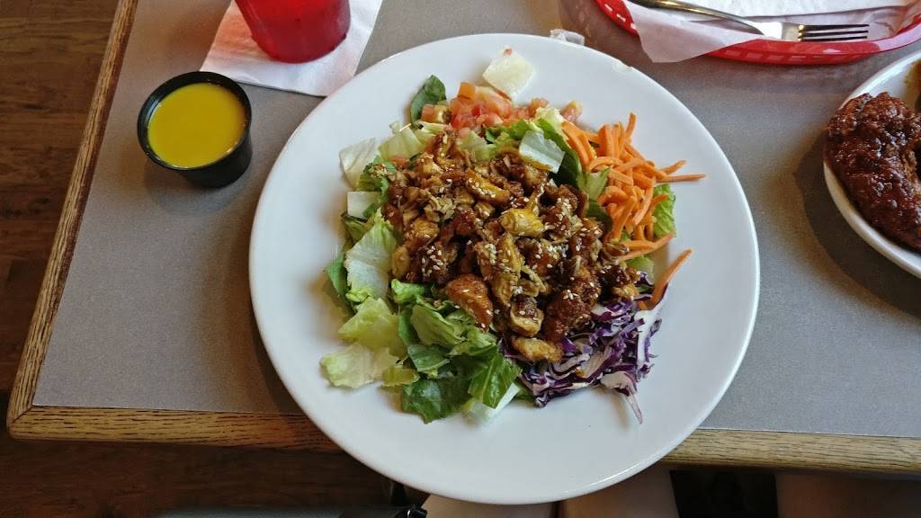 Pluckers Wing Bar | restaurant | 3909-B S Lamar Blvd, Austin, TX 78704, USA | 5124439464 OR +1 512-443-9464