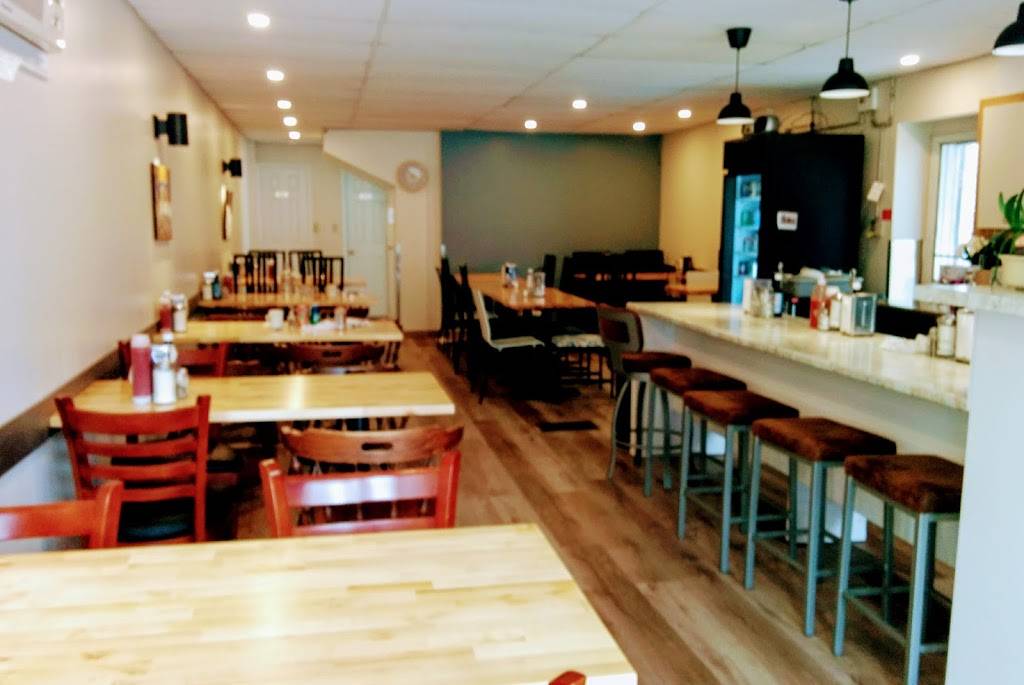 FAI-Mama’s Kitchen | restaurant | 26 Main St W, Grimsby, ON L3M 1R4, Canada | 9059453244 OR +1 905-945-3244