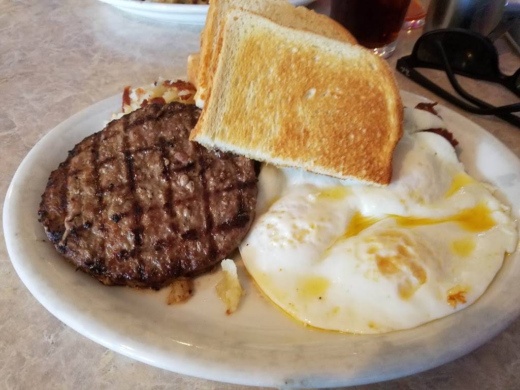 Sportys | restaurant | 17611 Vashon Hwy SW, Vashon, WA 98070, USA | 2064630940 OR +1 206-463-0940