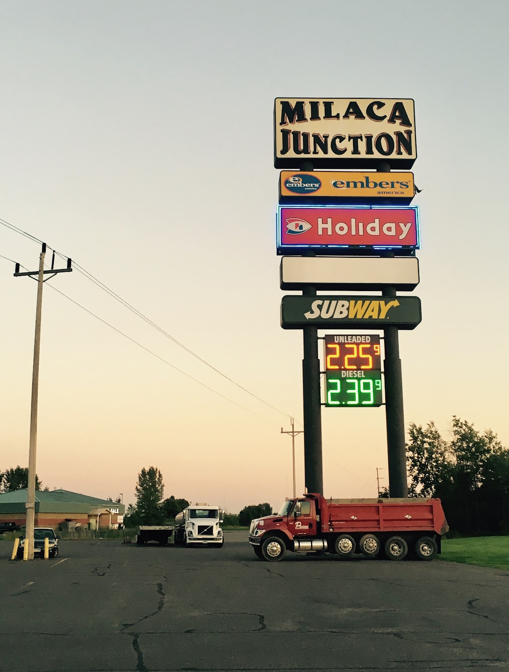 Holiday Stationstores | cafe | 410 10th Ave SE, Milaca, MN 56353, USA | 3209836771 OR +1 320-983-6771