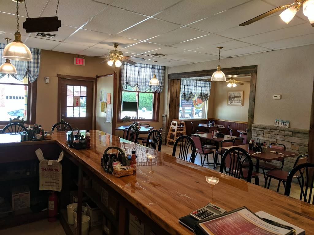 Knotts Family Diner and Ice Cream Parlor | restaurant | 6699 Center Rd, Valley City, OH 44280, USA | 3304832008 OR +1 330-483-2008