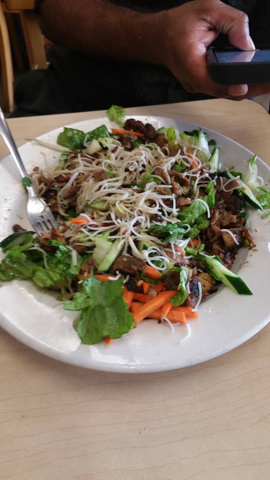 Hai Ky | restaurant | 1931 E Oltorf St B, Austin, TX 78741, USA | 5126932464 OR +1 512-693-2464