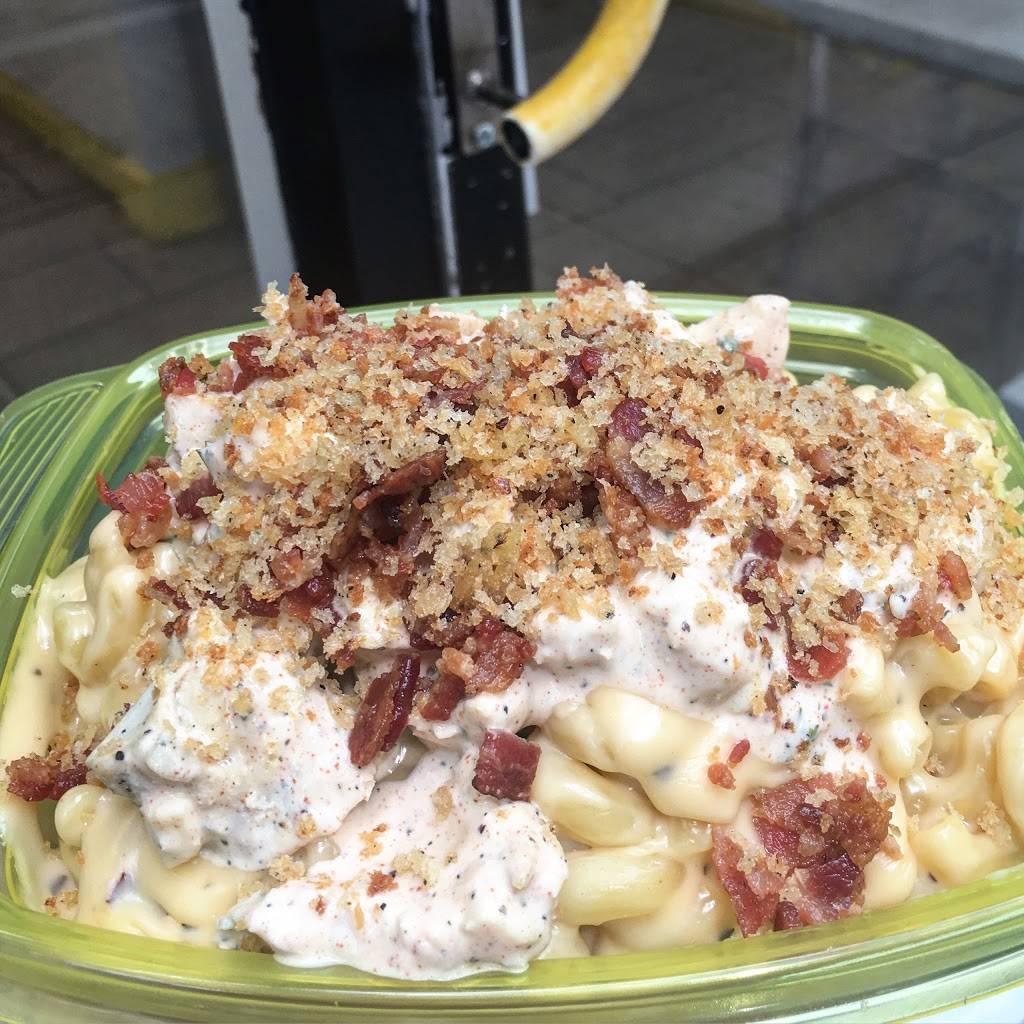 Mac Mart | restaurant | 104 S 18th St, Philadelphia, PA 19103, USA | 2154446144 OR +1 215-444-6144