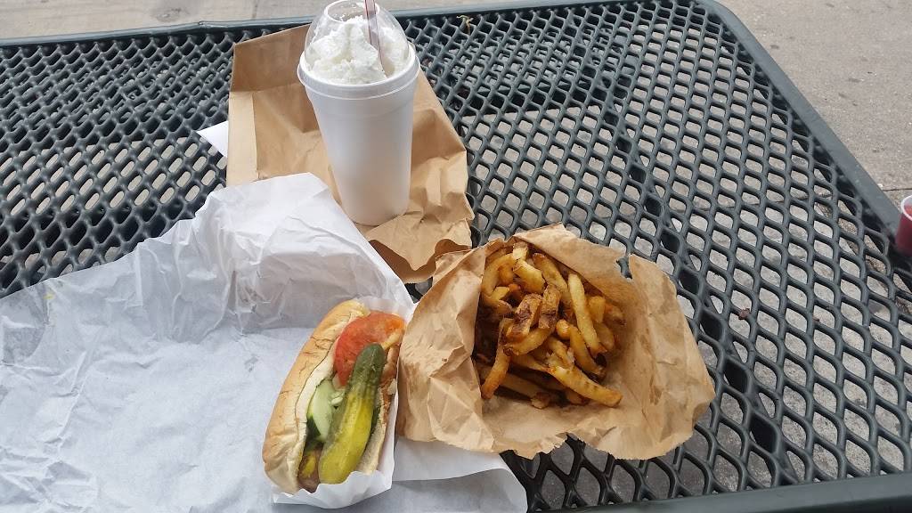 Susies Drive-Thru (CASH ONLY) | restaurant | 4126 W Montrose Ave, Chicago, IL 60641, USA | 7732836544 OR +1 773-283-6544