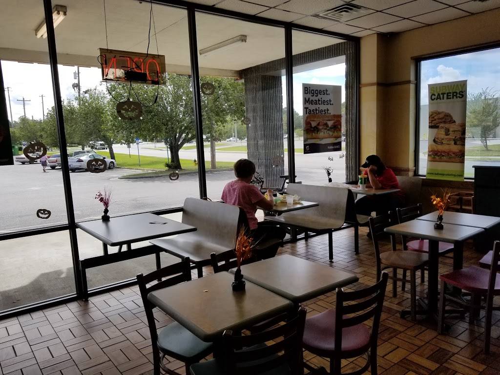 Subway | restaurant | 700 W 4th St, Adel, GA 31620, USA | 2298962430 OR +1 229-896-2430