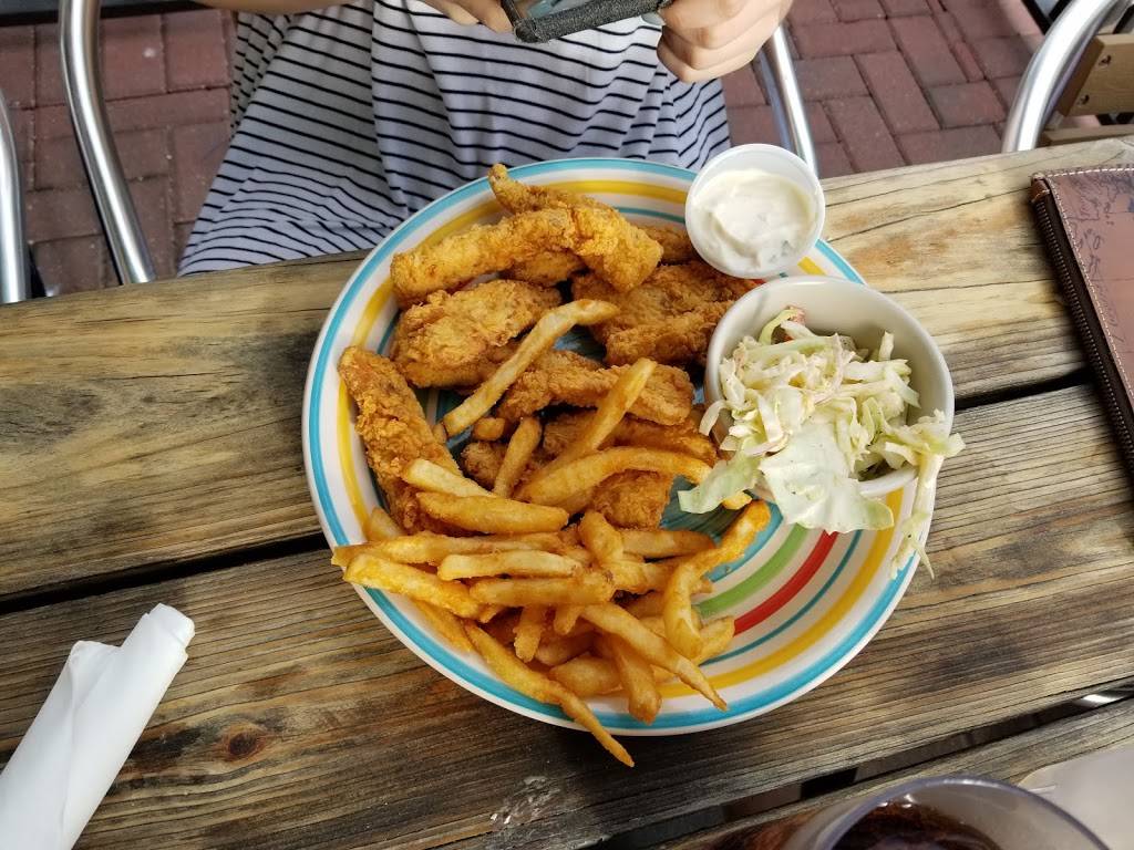 Tiki West Raw Bar and Grill | restaurant | 118 W Ruby St, Tavares, FL 32778, USA | 3525085783 OR +1 352-508-5783