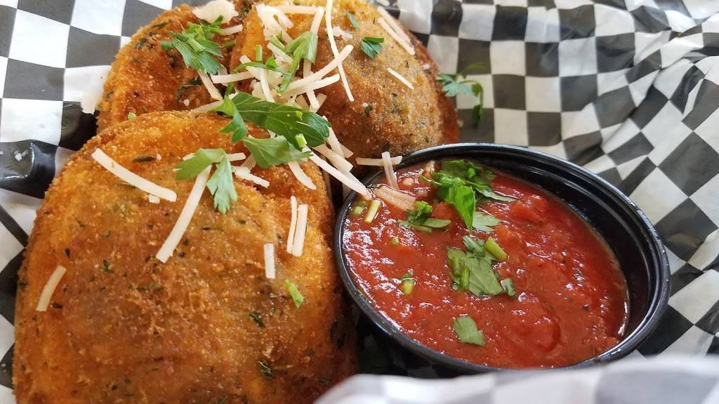 Utah Station | restaurant | 1956 Utah St, St. Louis, MO 63118, USA | 3145888099 OR +1 314-588-8099