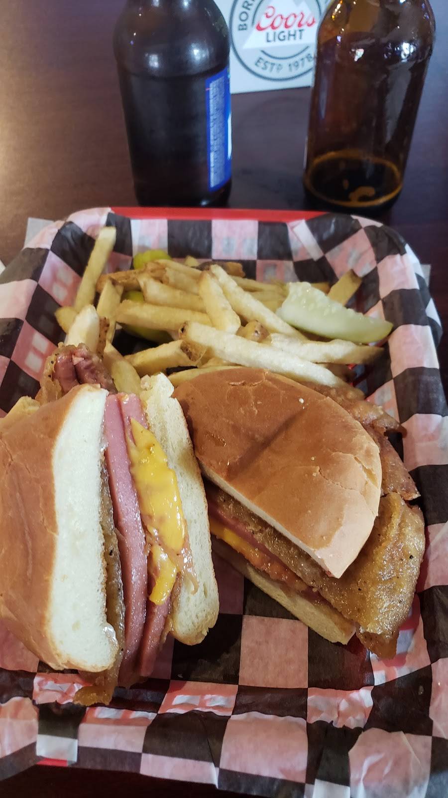 Hat Trix | restaurant | 4923 Southwestern Blvd, Hamburg, NY 14075, USA | 7166490909 OR +1 716-649-0909