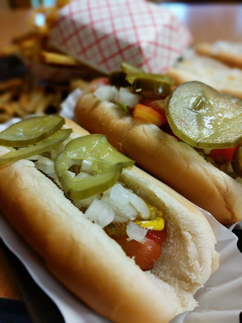 Hot Dog Heaven | restaurant | 493 Cleveland Ave, Amherst, OH 44001, USA | 4409887404 OR +1 440-988-7404