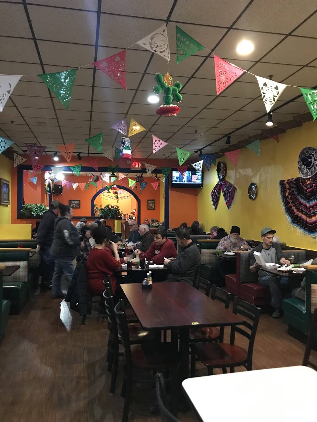 Tequilas Authentic Mexican Restaurant | restaurant | 1006 S Adams St, Versailles, IN 47042, USA | 8127508100 OR +1 812-750-8100