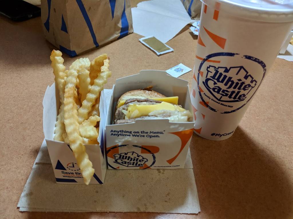 White Castle | restaurant | 4750 W 63rd St, Chicago, IL 60629, USA | 7737676765 OR +1 773-767-6765