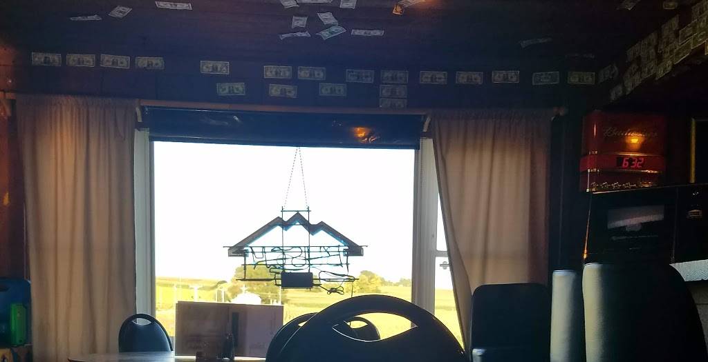 Almont Tap | restaurant | 4581 140th St, Clinton, IA 52732, USA | 5636827381 OR +1 563-682-7381