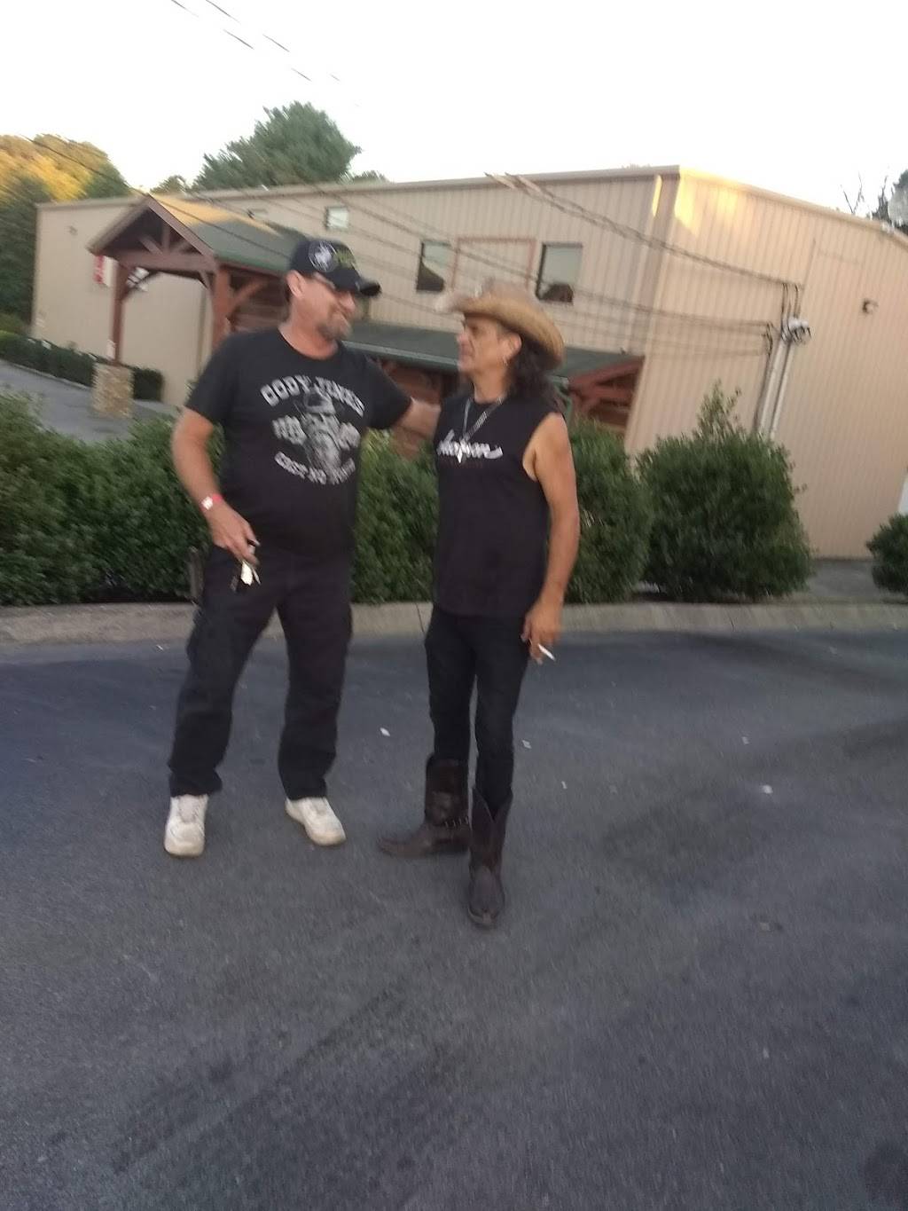 Freds Tavern | restaurant | 1341 Dolly Parton Pkwy, Sevierville, TN 37876, USA | 8654530100 OR +1 865-453-0100