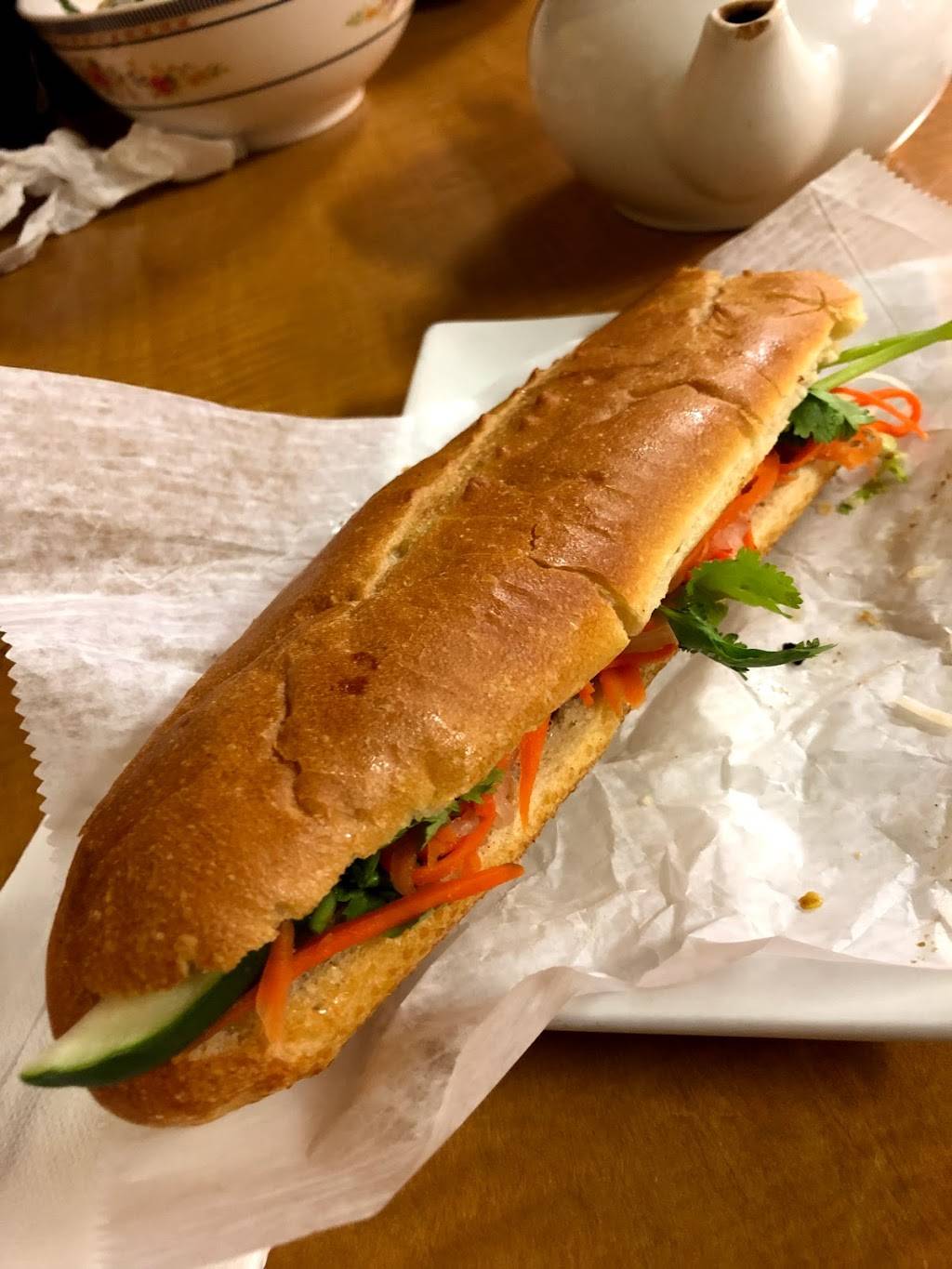 Pho Lees Vietnamese Restaurant | restaurant | 1541 Superior Ave Suite #101, Cleveland, OH 44114, USA | 2162737093 OR +1 216-273-7093