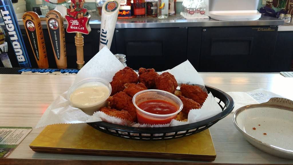 River Street Pier | restaurant | 1984 Velp Ave, Green Bay, WI 54303, USA | 9204900017 OR +1 920-490-0017