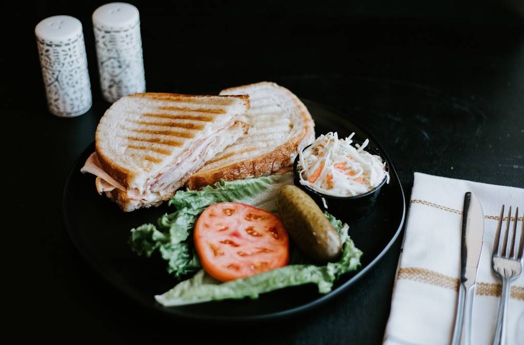 Maple House Cafe | restaurant | 11400 Lincoln Hwy, Mokena, IL 60448, USA | 8154640533 OR +1 815-464-0533