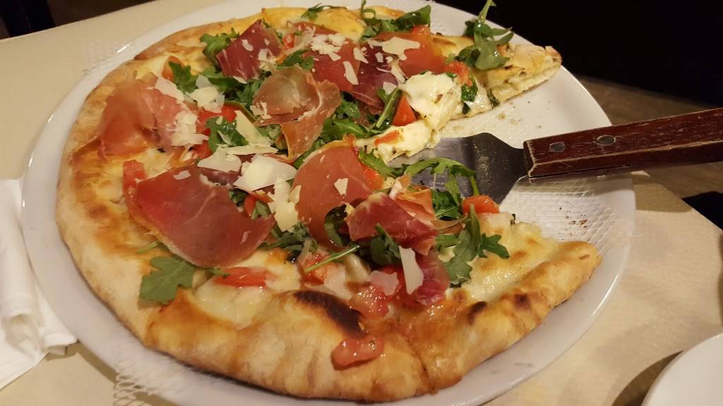 Giuseppes Pizza | restaurant | 1000 Eagle Ridge Dr, Schererville, IN 46375, USA | 2193220011 OR +1 219-322-0011