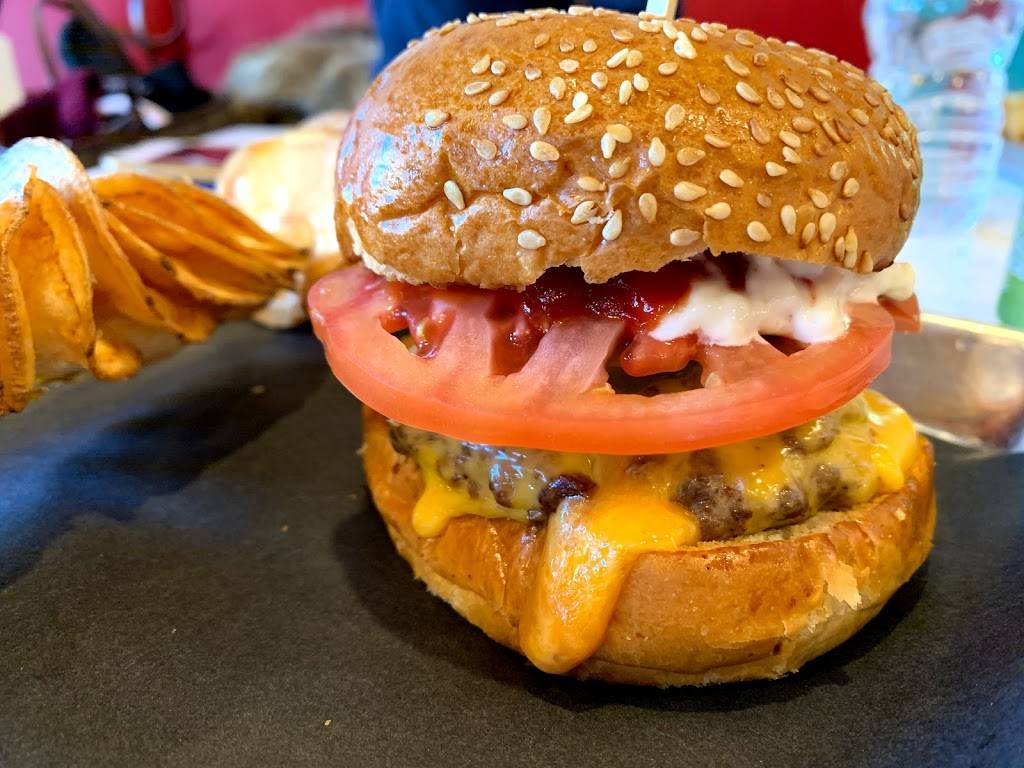 Burger Factory | restaurant | 200 Queen St S, Mississauga, ON L5M 1L3, Canada | 9059972008 OR +1 905-997-2008