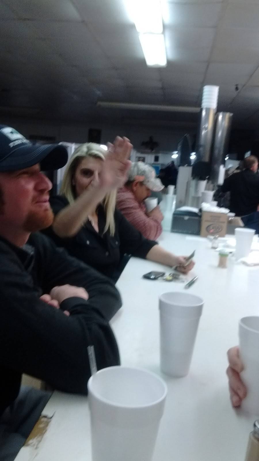 Andys Grill and Recreation | restaurant | 4264 Lee St, Ayden, NC 28513, USA | 2527462228 OR +1 252-746-2228