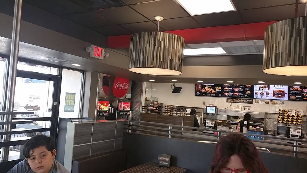 Hardees | restaurant | 2497 Hope Mills Rd, Fayetteville, NC 28304, USA | 9104243555 OR +1 910-424-3555