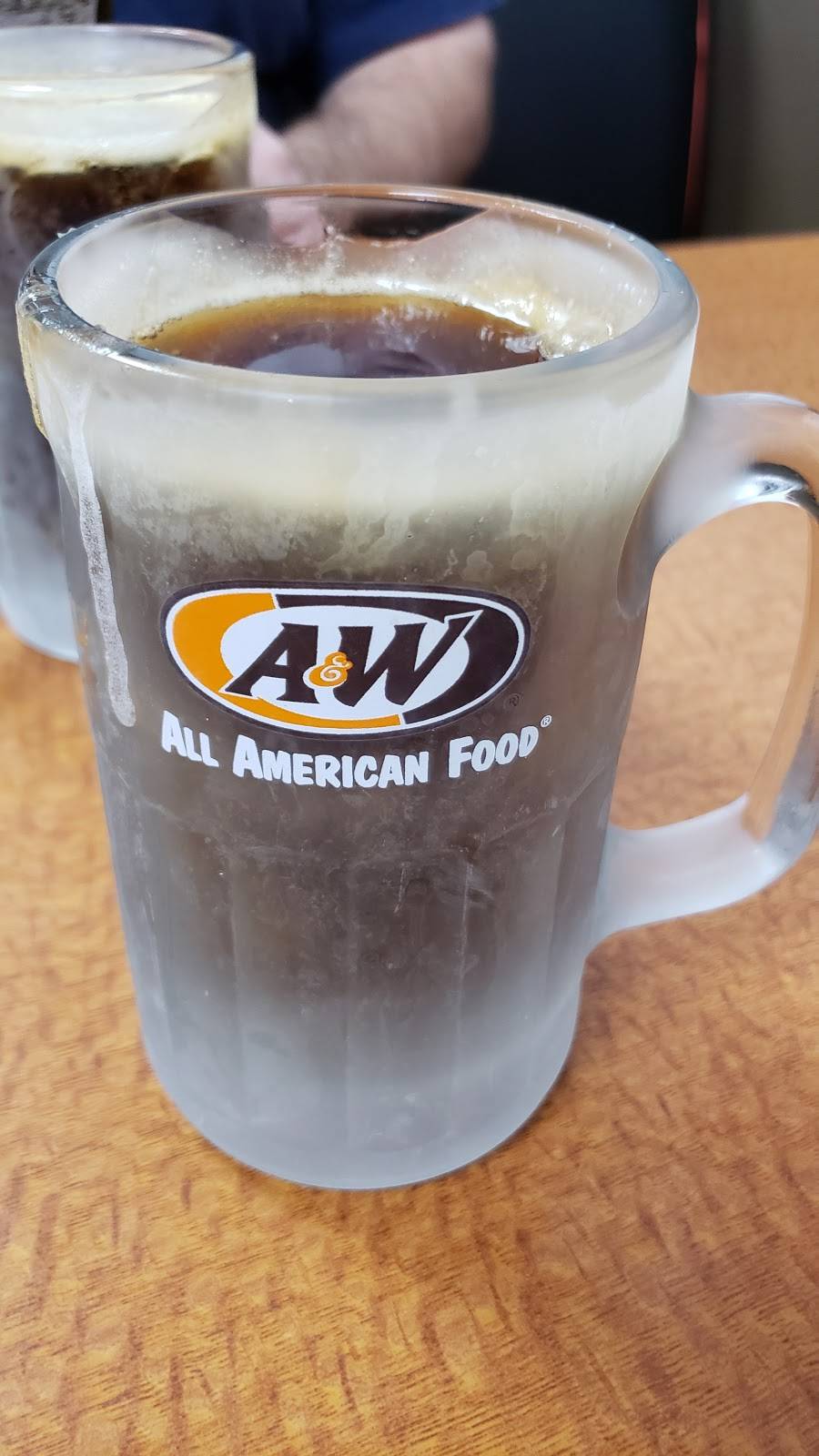 A&W Restaurant | restaurant | 510 S Monroe Ave, Green Bay, WI 54301, USA | 9204374725 OR +1 920-437-4725