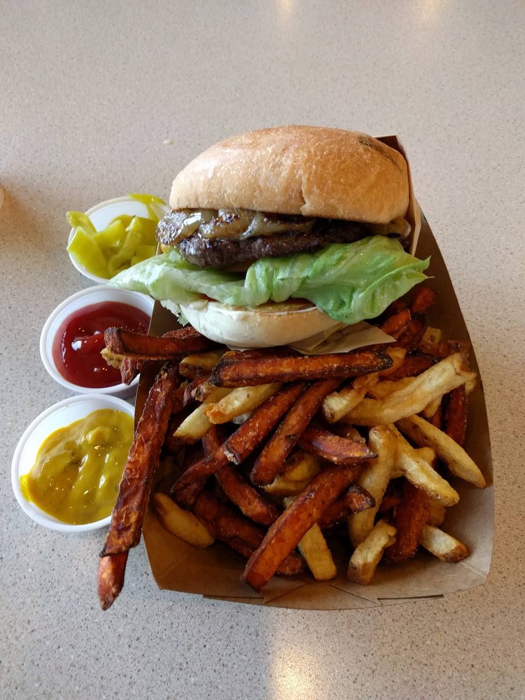 Cafe 152 Burger Company | restaurant | 8401 Church St, Gilroy, CA 95020, USA | 4087672055 OR +1 408-767-2055