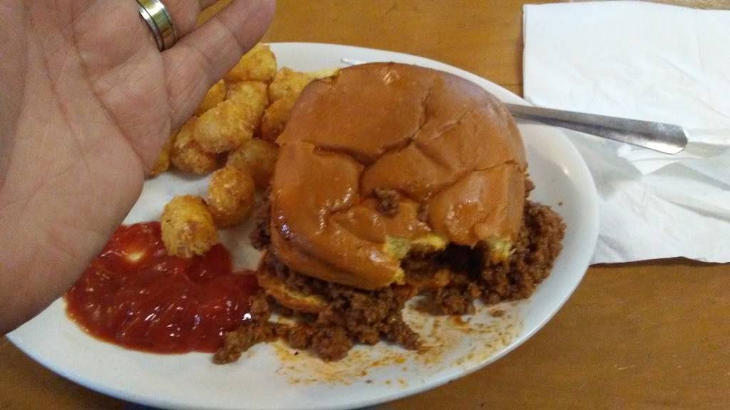 Suzis Village Inn | restaurant | 340 N 3rd Ave, Fruitport, MI 49415, USA | 2318653131 OR +1 231-865-3131