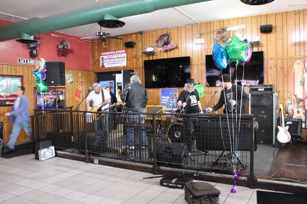 Stadium Grill | restaurant | 8330 Tyler Blvd, Mentor, OH 44060, USA | 4402054745 OR +1 440-205-4745