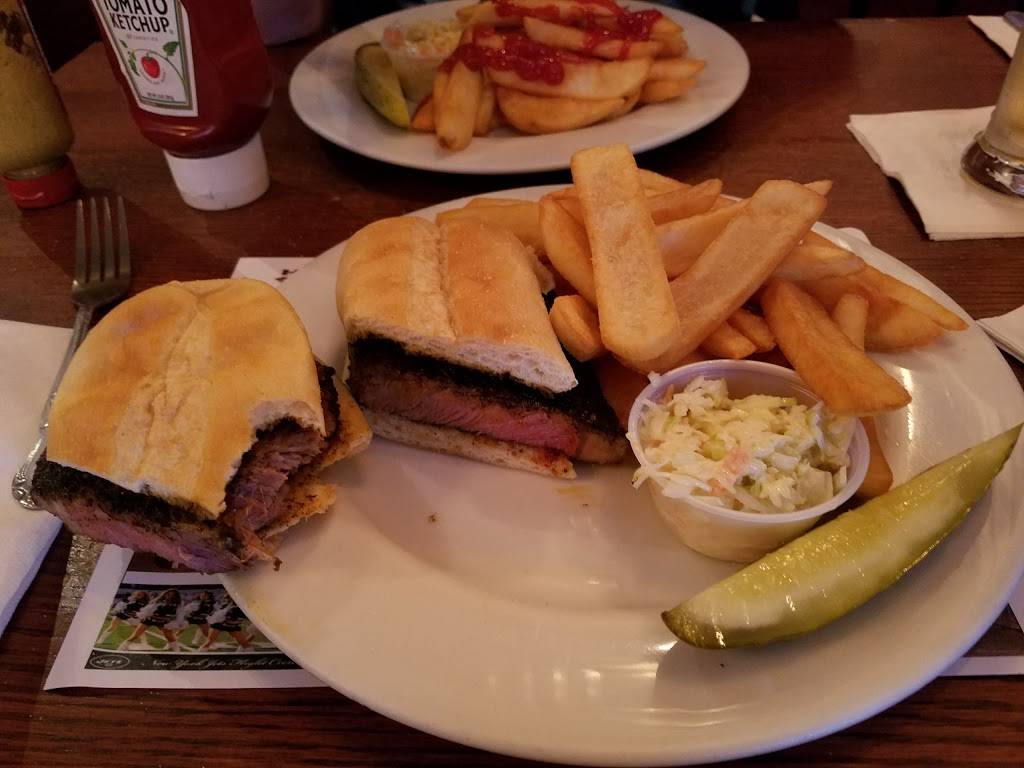 Fillmores Tavern | restaurant | 166-02 65th Ave, Fresh Meadows, NY 11365, USA | 7187622727 OR +1 718-762-2727