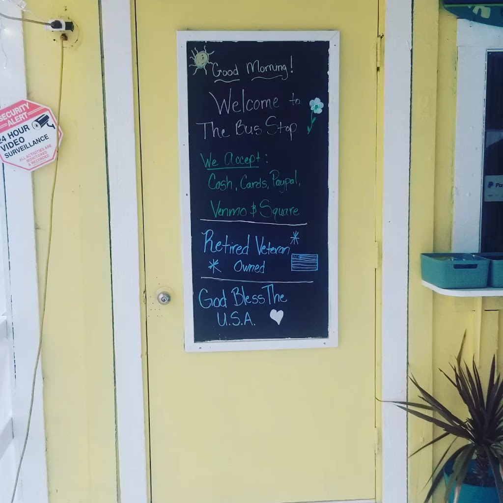 The Bus Stop Drive Thru | restaurant | 1501 FM 315, Chandler, TX 75758, USA | 6025500033 OR +1 602-550-0033