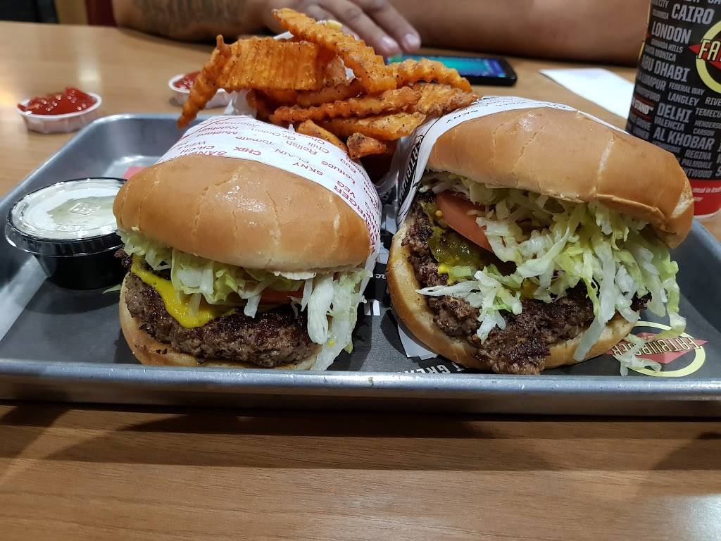 Fatburger | restaurant | 5867 S Central Ave Unit 220, Los Angeles, CA 90001, USA | 3232322000 OR +1 323-232-2000