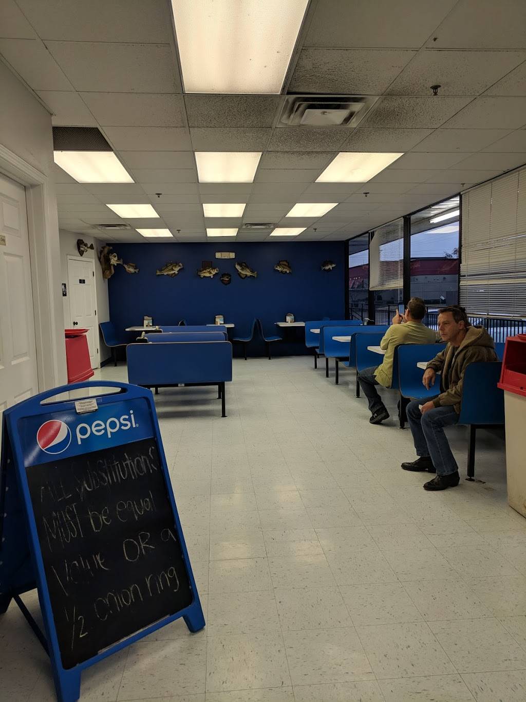 Moby Dick Bashford Manor | restaurant | 3613 Bardstown Rd, Louisville, KY 40218, USA | 5024564777 OR +1 502-456-4777