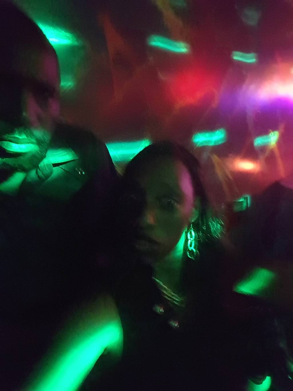 Mommies Patties | restaurant | 2523 Main St, Bridgeport, CT 06606, USA | 2033331977 OR +1 203-333-1977