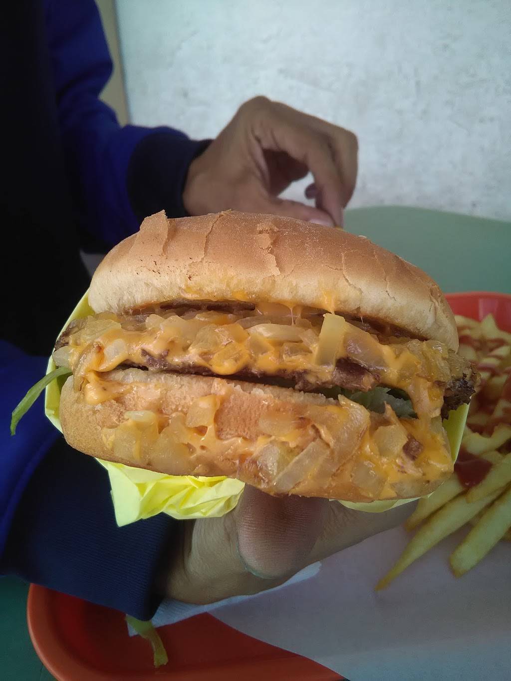 Lindas Burger | restaurant | 4758 Maine Ave, Baldwin Park, CA 91706, USA | 6269629257 OR +1 626-962-9257